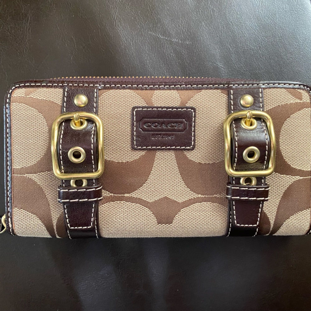 COACH Accordion Zip Wallet